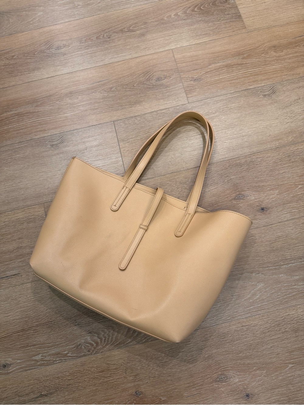Classic Women’s Tote Bag in Beige